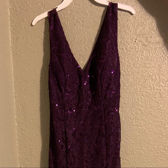 Gown - Picture 1 of 4